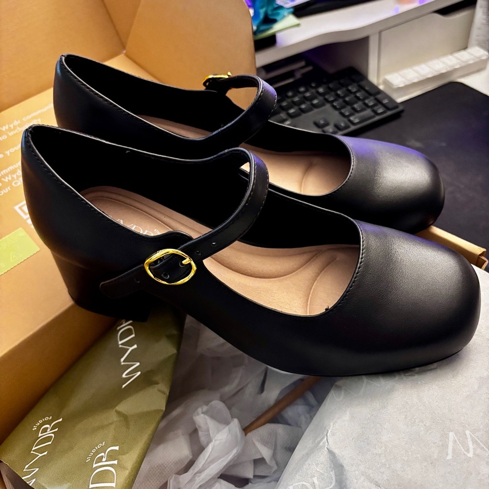Elegant Black Mary Jane Heels